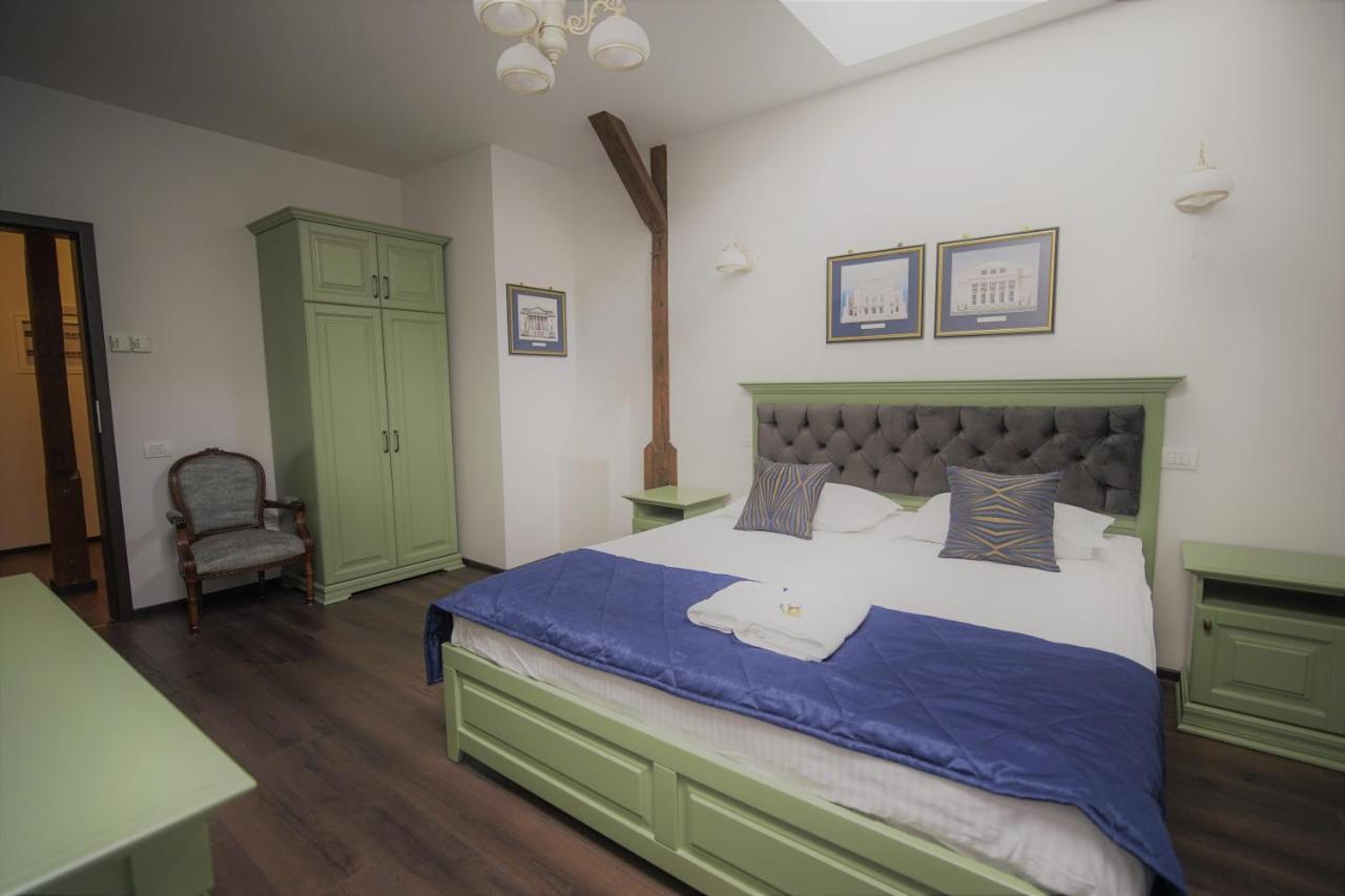 La Curtea Domneasca Hotel เปียตราเนียมซ์ ภายนอก รูปภาพ